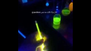 آزمایش جالب شیمی تولید نور با دی فنیل اکسالات